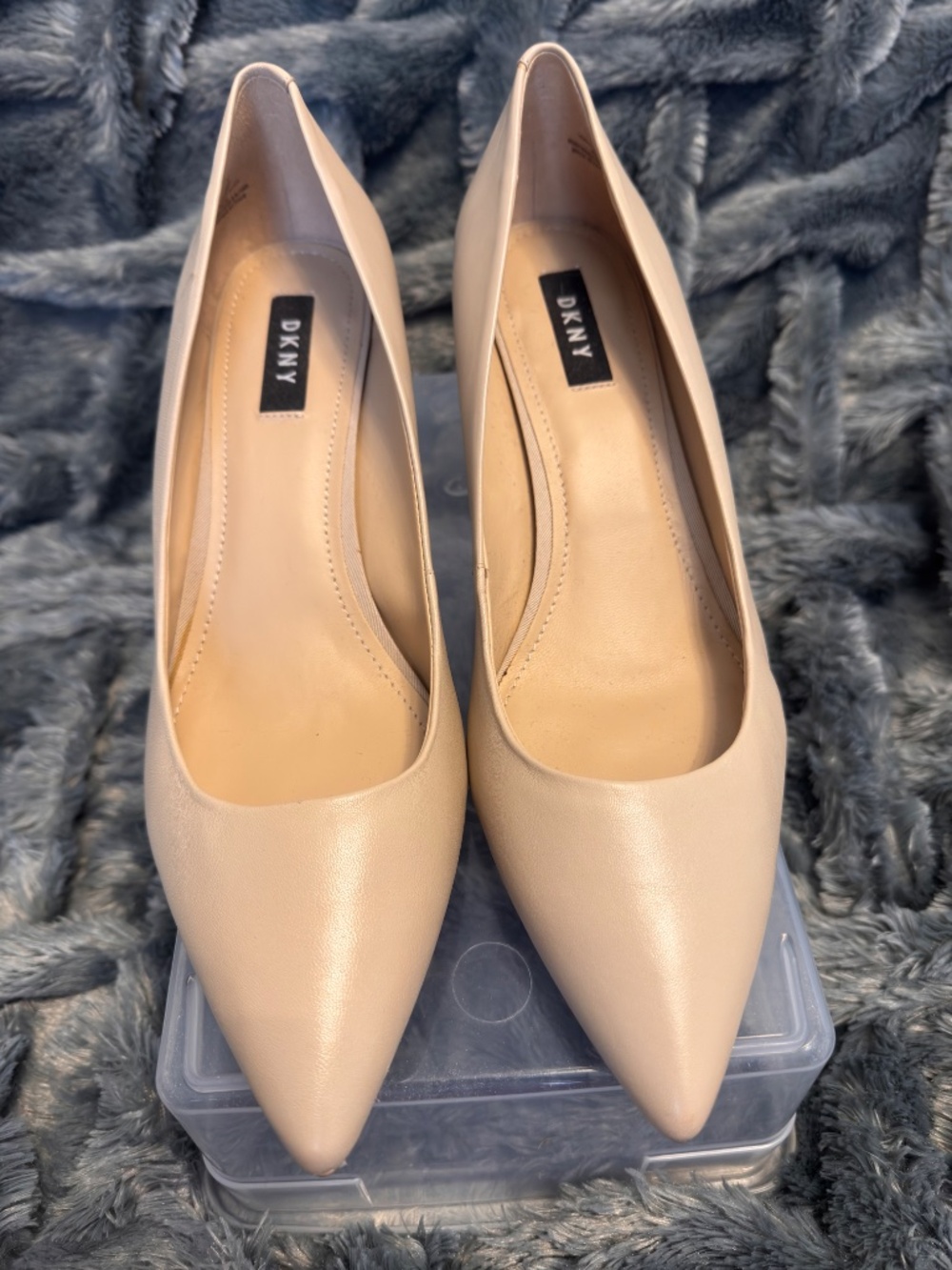 DKNY Nude Leather Pointed-Toe Pumps – Block Heel – Size 10 – New/Never Worn